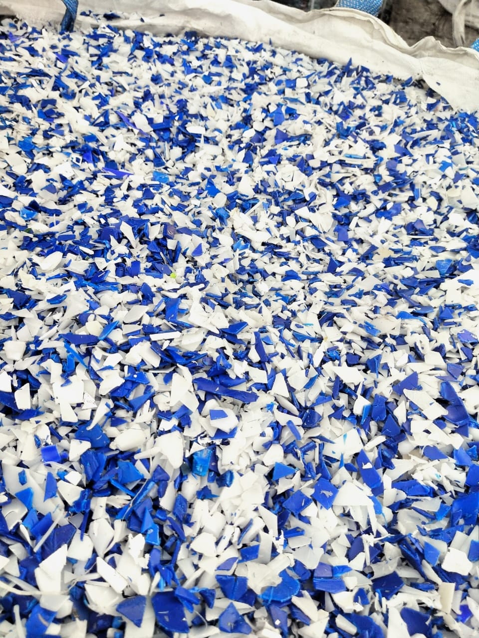 HDPE Blow Grade blue white
